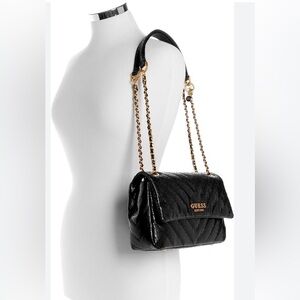 Guesss Jania Convertible Shoulder Bag